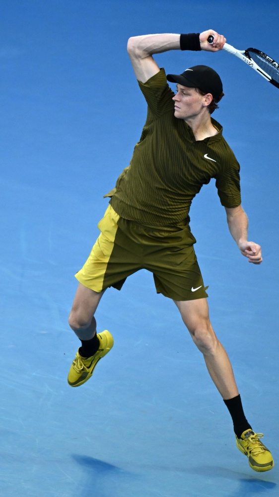Tennis, Australian Open, Jannik Sinner vince e supera il turno contro Hugo Gaston