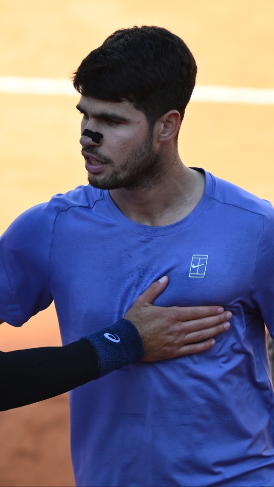 Tennis, Internazionali BNL d'Italia: Alcaraz è il primo finalista, battuto Musetti in due set