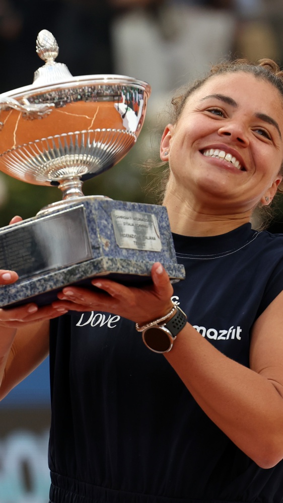 Tennis, Internazionali BNL d'Italia, Jasmine Paolini trionfa a Roma 40 anni dopo Raffaella Reggi