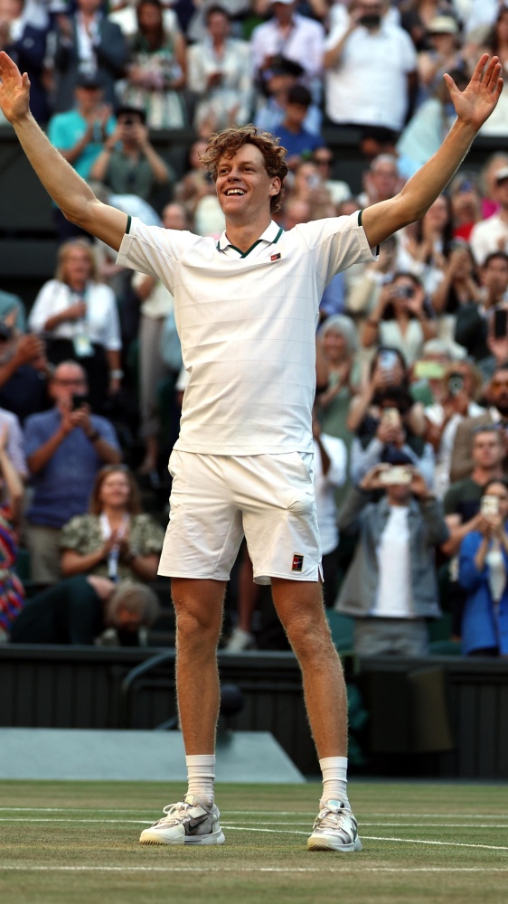 Tennis, Jannik Sinner è re a Wimbledon per il secondo anno di fila