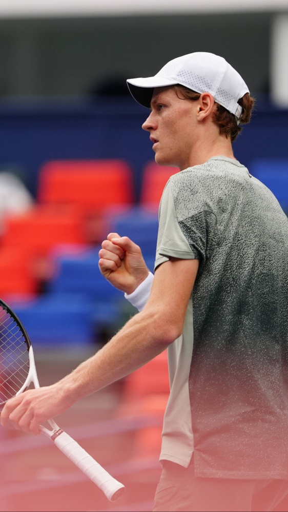 Tennis, Jannik Sinner batte Machac e raggiunge la finale dell'ATP di Shanghai