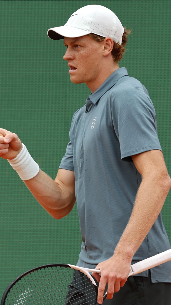Tennis, Jannik Sinner vince il Masters 1000 di Montecarlo e torna numero uno al mondo