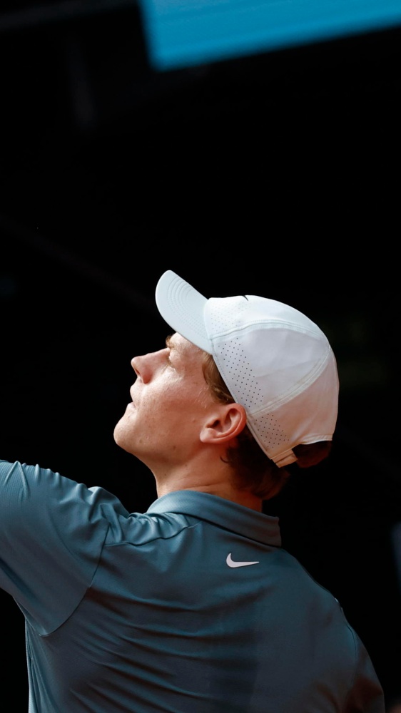 Tennis, Sinner domina Zverev a Madrid: trionfo netto e quinto Masters 1000 consecutivo da record storico