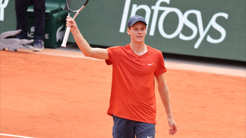 Tennis, Sinner, giornata perfetta, batte Dimitrov, accede in semifinale al Roland Garros ed è numero uno al mondo