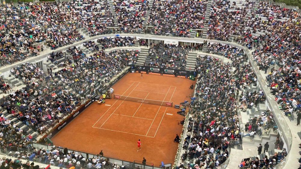 Tennis, Djokovic eliminato dagli Internazionali, delusione anche per i tennisti italiani