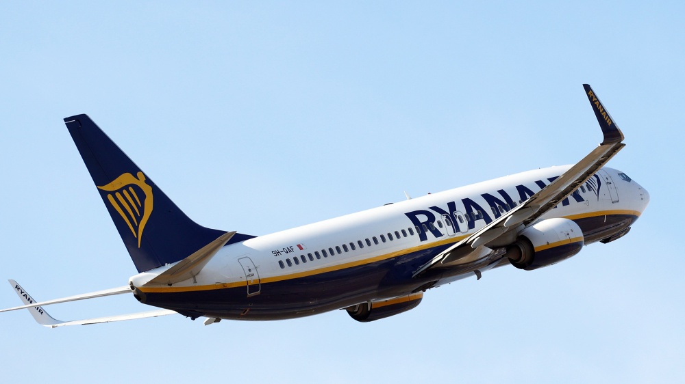 Tetto al prezzo dei voli, Ryanair va all'attacco: "Il decreto del governo italiano è ridicolo e illegale"