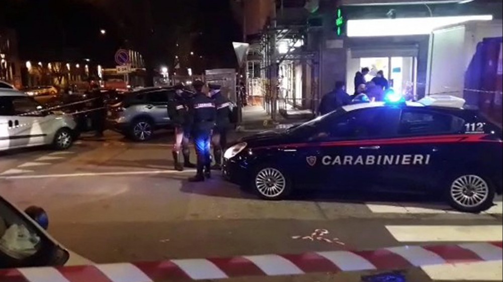 Torino, fermati i due autori della rapina nella farmacia in cui è rimasto ferito gravemente un carabiniere, hanno 16 e 18 anni