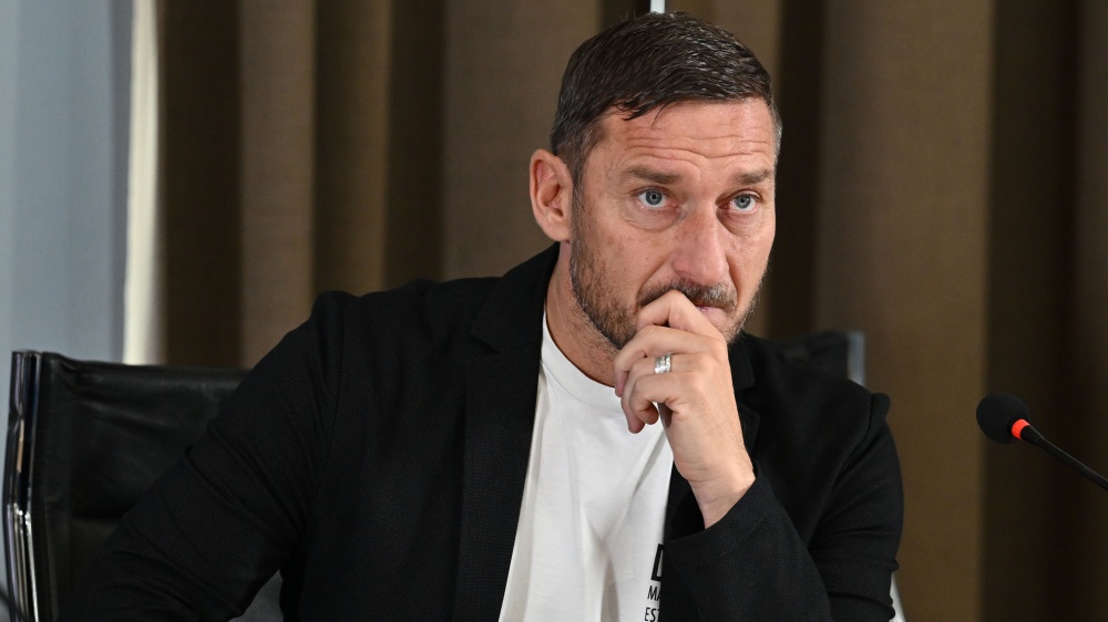 Totti indagato per omessa dichiarazione di una parte dei redditi, l'ex campione, però, avrebbe già pagato