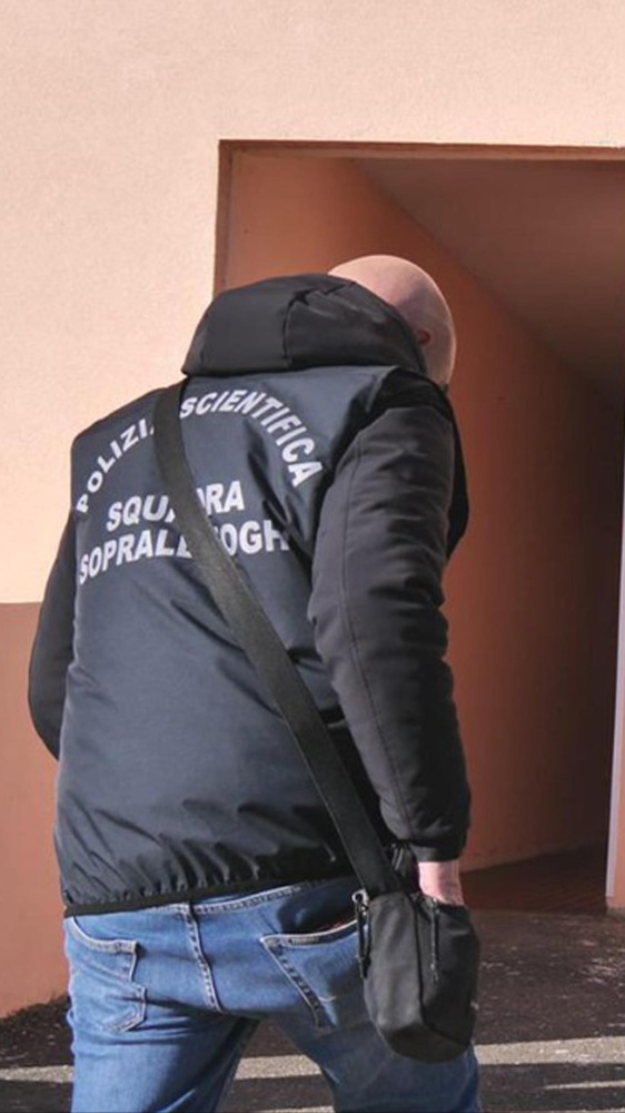 Tragedia ad Acilia: Nipote uccide la nonna 80enne a martellate, ferito il compagno della madre