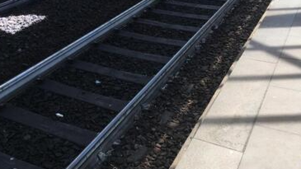 Tragedia alla stazione ferroviaria di Riccione, due ragazze travolte da un treno dell'Alta velocità in transito