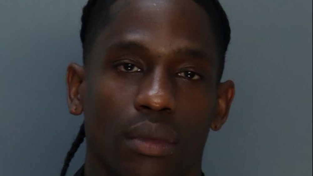 Travis Scott arrestato a Miami per ubriachezza molesta e violazione di domicilio