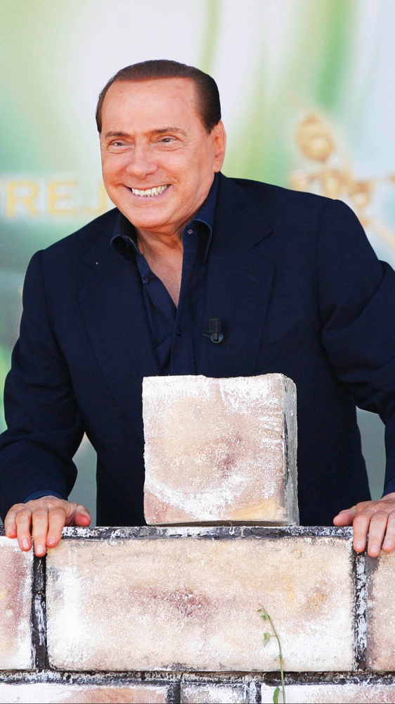 Tre anni senza Silvio Berlusconi, l'imprenditore che ha inventato un nuovo modo di fare tv scardinando il monopolio della Rai
