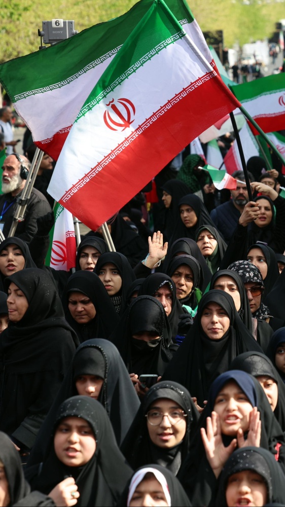 Tregua in Medio Oriente: due settimane per trovare un accordo. Rimbalzano le borse e crolla il petrolio