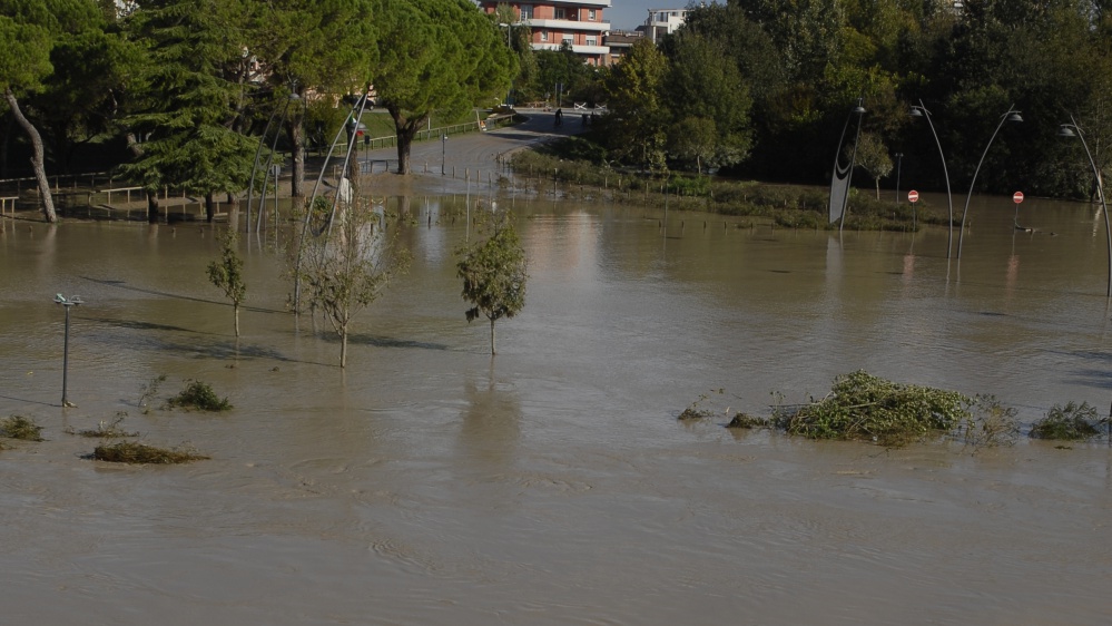 Tregua per il maltempo, ma durerà poco,sul Piave disperso un uomo dalle prime ore del mattino