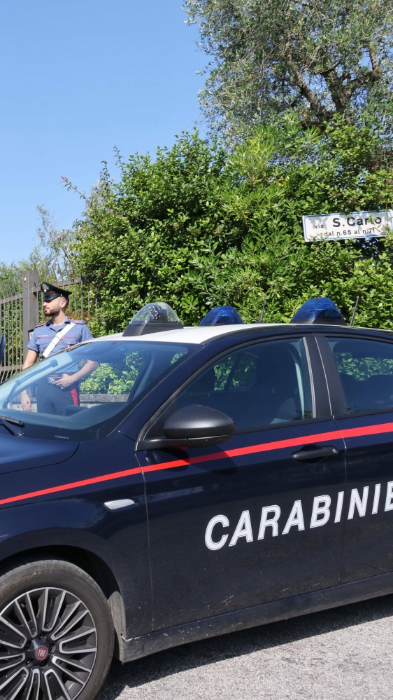 Triplice omicidio a Paderno Dugnano, morti padre, madre e figlio. A dare l'allarme il fratello più grande