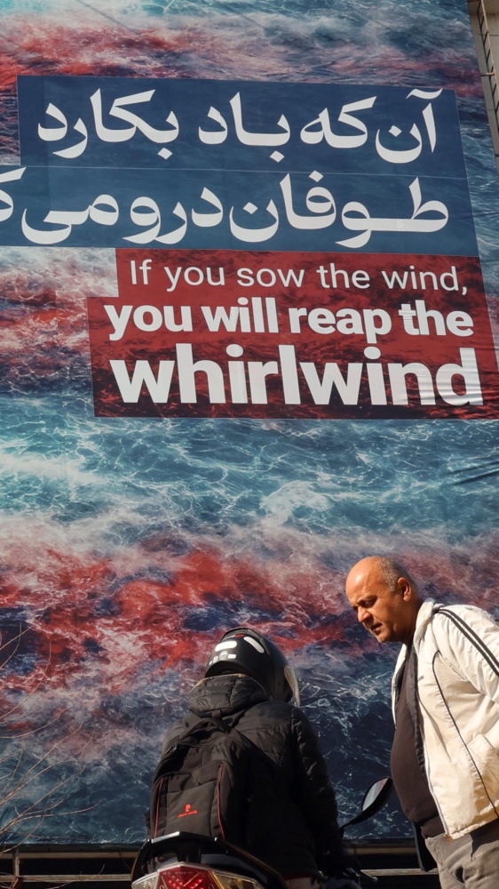 Trump:armada pronta ad agire veloce e violenta, l' Iran non vuoile trattare sotto minaccia, Egitto e Turchia medIatori