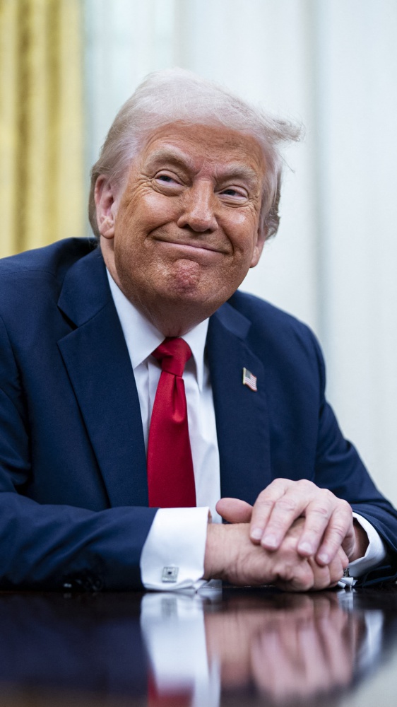 Trump avvertito a maggio di essere nei file Epstein. Il tentativo di 'distrazione' con il video fake su Obama