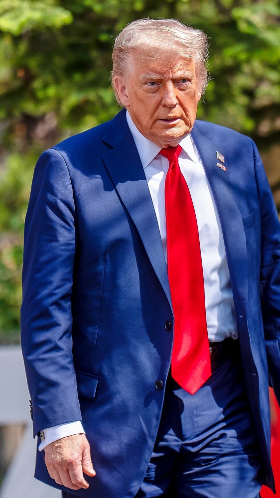 Trump chiede la resa incondizionata dell'Iran. "Si valuta un attacco alla centrale di Fordow"
