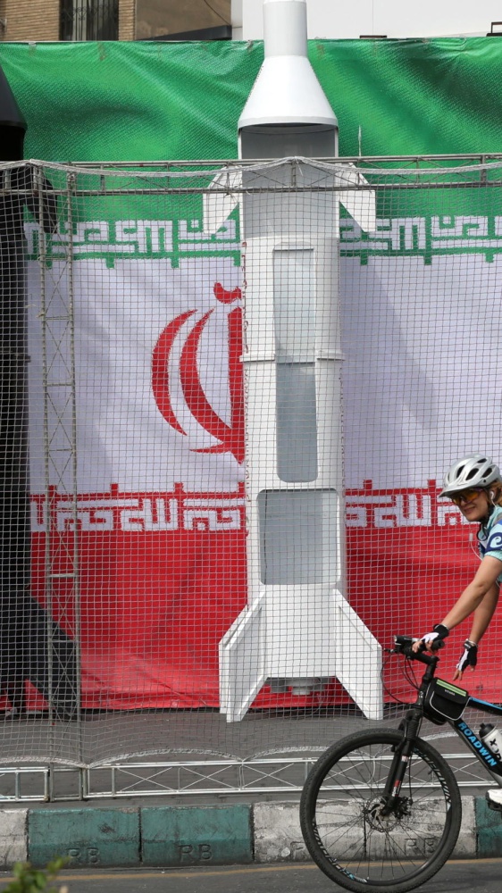 Trump: colloqui positivi che proseguono, stop ai bombardamenti  su strutture iraniane per cinque giorni