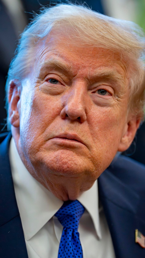 Trump porta i dazi globali al 15% dopo la bocciatura della Corte Suprema - 