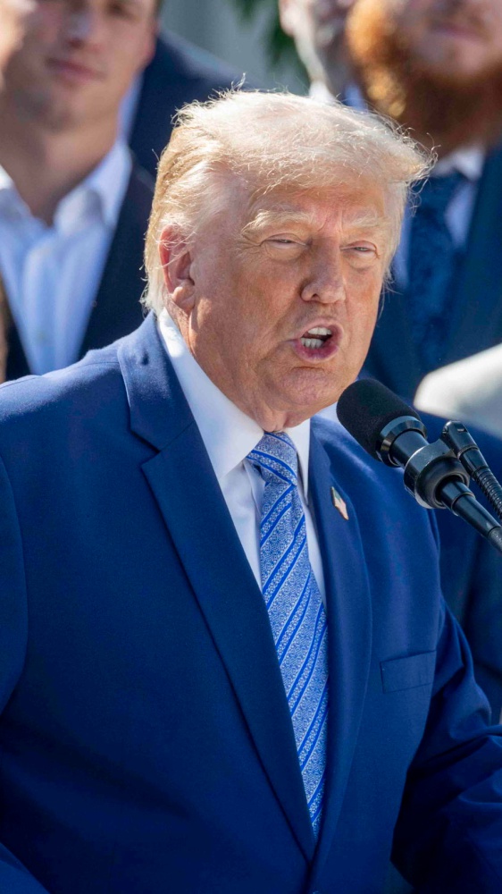 Trump verso l’escalation in Iran,  gli Houthi attaccano  due navi nel Mar Rosso