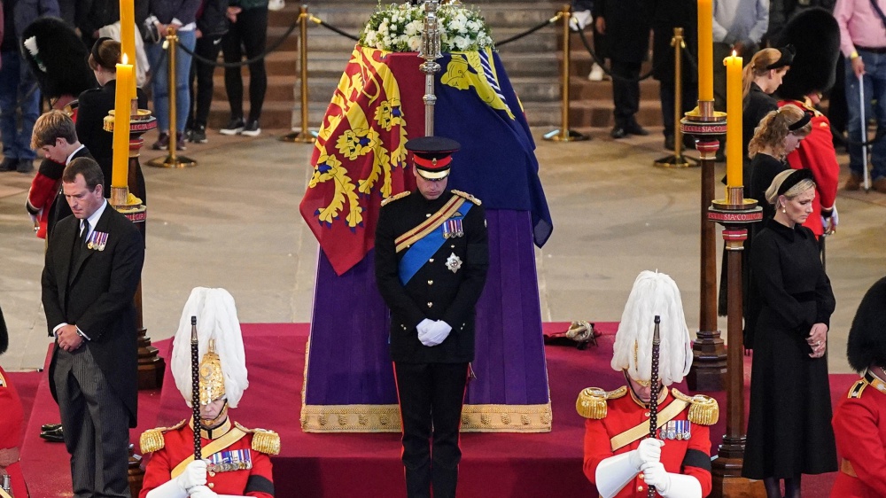 Tutto pronto per i funerali della regina Elisabetta II di domani. Londra blindata come mai prima d'ora