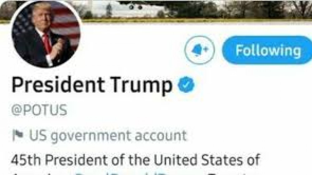 Twitter chiude l'account di Trump, il presidente uscente, a rischio impeachment, non sarà al giuramento di Biden