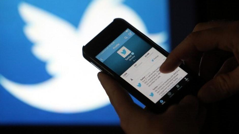 Twitter vieta animazioni che causano crisi epilettiche