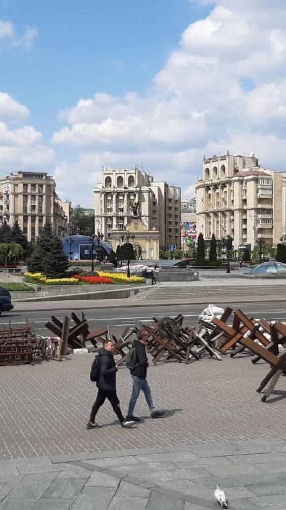 Ucraina, attacco con droni russi: frammenti colpiscono Kiev centro. A Bruxelles il nodo prestito