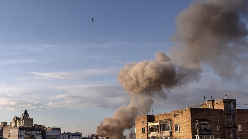 Ucraina, attacco missilistico a Kiev, colpiti edifici residenziali