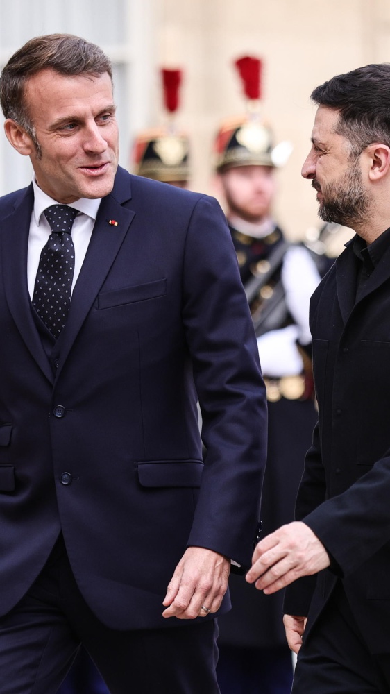 Ucraina, la ricerca di un accordo prosegue. Ma è nuova tensione tra Mosca e la Nato