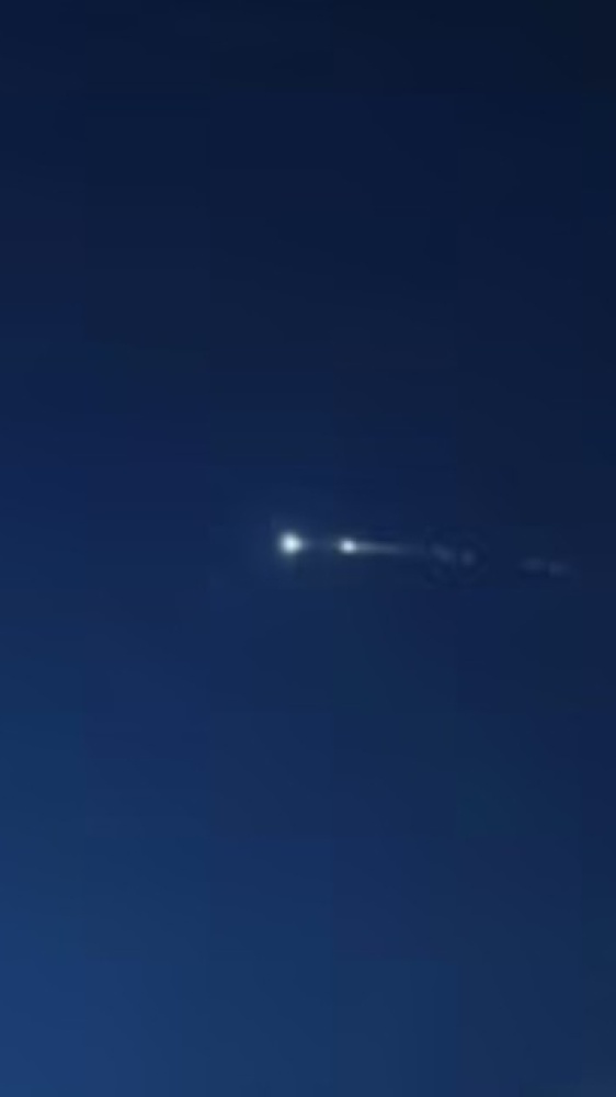 Una scia luminosa in cielo: si tratta davvero di un meteorite? Ecco cosa è accaduto in alta quota