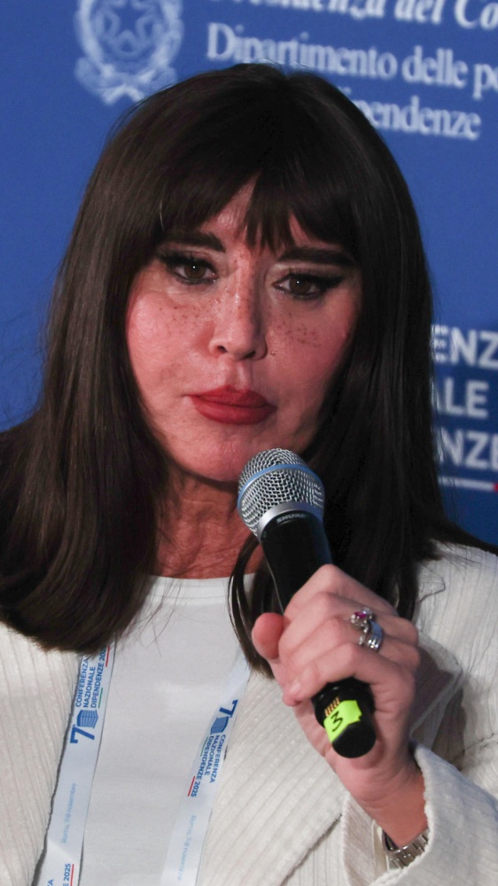 Università, è scontro sulle nuove regole per reclutare i docenti. Il ministro Bernini: 'Ora meno burocrazia'