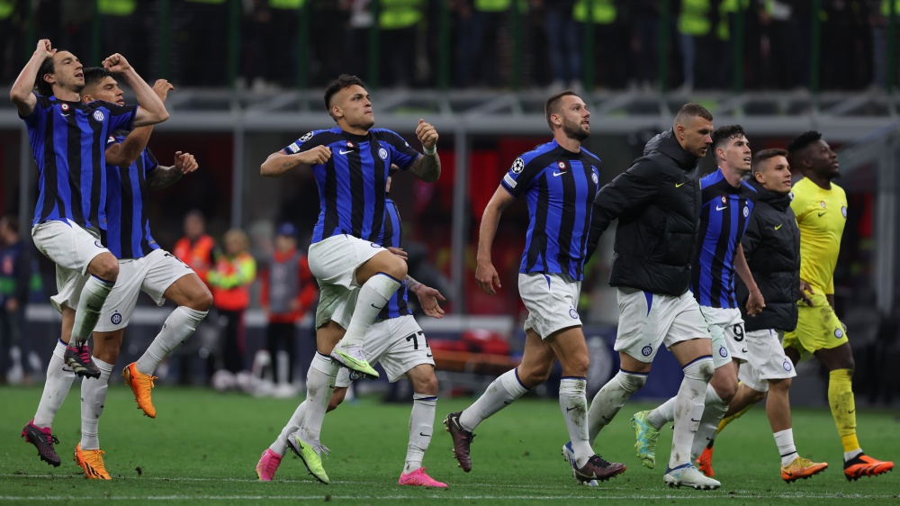 Uno-due al Milan, Inter si prende mezza finale
