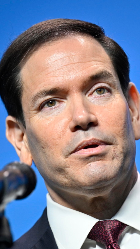 Usa e Iran vicini a un accordo secondo il segretario di stato Usa Rubio, Trump valuta opzioni militari