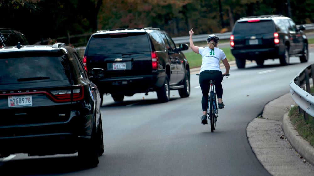 Usa, mostrò il dito medio a Trump, eletta in Virginia