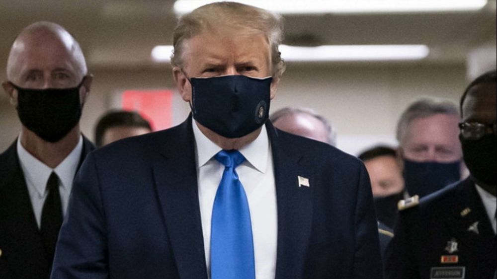 Usa, nuovo record di contagi, e Trump usa per la prima volta la mascherina