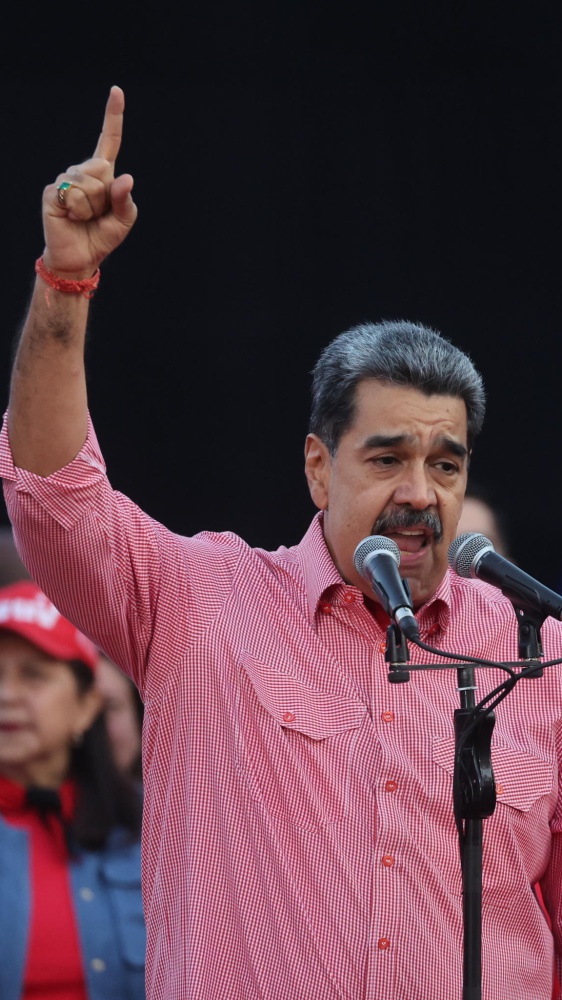 Maduro libera il francese Castro, detenuto come Trentini. Mentre la tensione con gli Stati Uniti è alle stelle