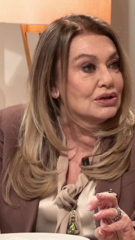 Veronica Lario (ex moglie di Silvio Berlusconi) dopo 15 anni rilascia un'intervista. Ecco la bomba di Maria Latella