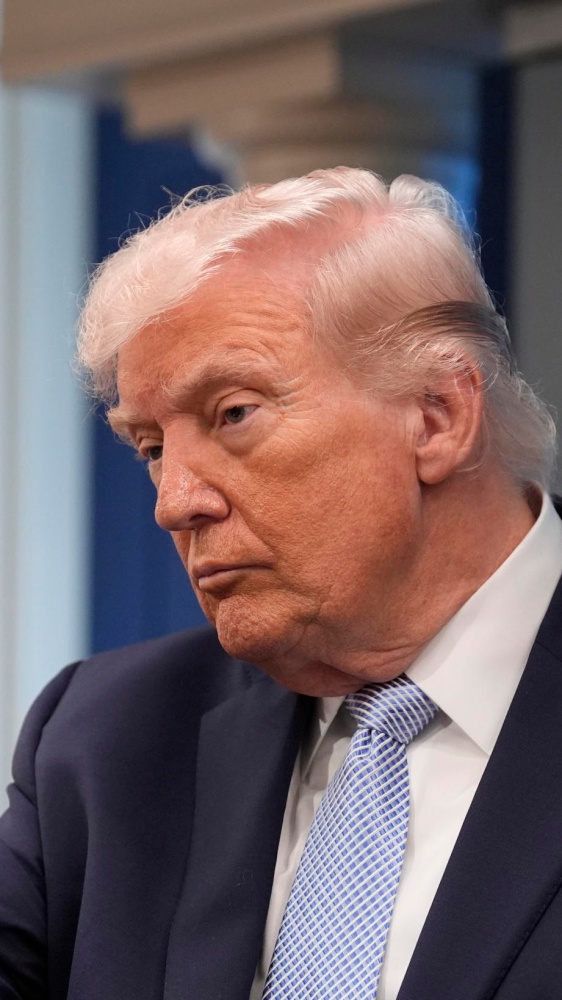 Vigilia dei negoziati tra Usa e Iran in Pakistan, Trump pronto a intensificare gli attacchi contro il regime in caso di fallimento