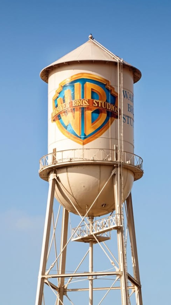 Warner Bros. al bivio, Paramount torna all’assalto e si scaglia contro Netflix