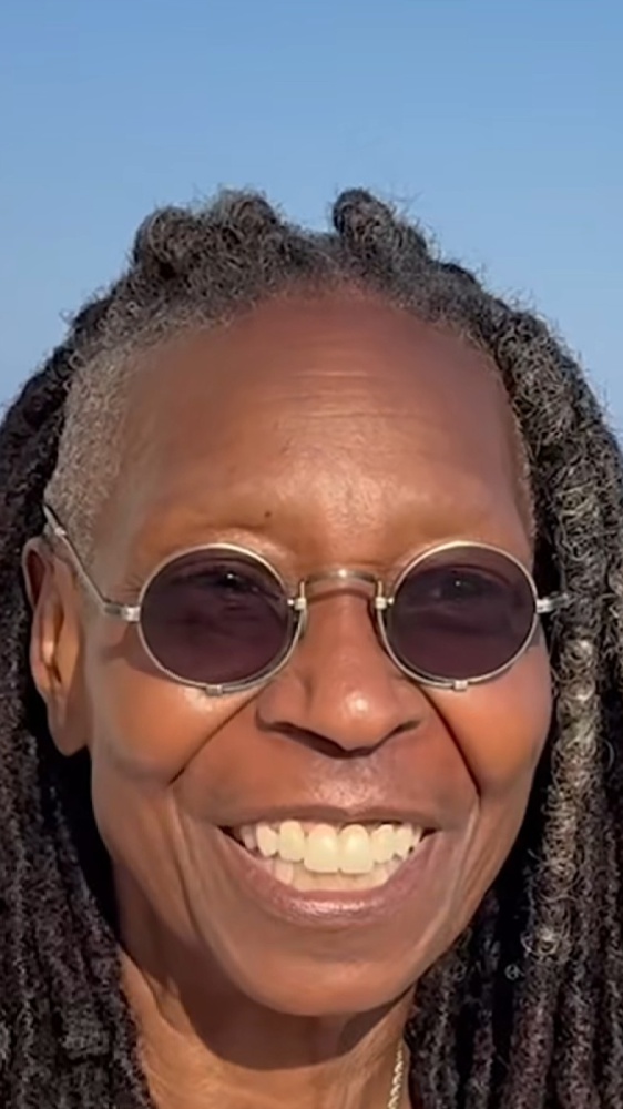 Whoopi Goldberg a Napoli, l'attrice reciterà nella soap "Un posto al sole". Ecco cosa c'è da sapere