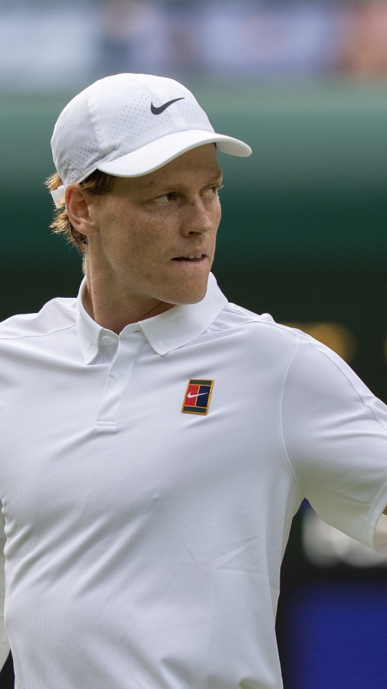 Wimbledon: Sinner batte Shelton e vola in semifinale. Cobolli lotta per tre ore ma perde contro Djokovic