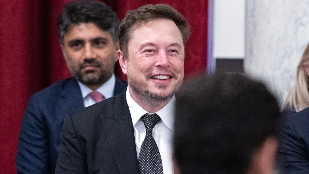 X a pagamento per tutti. Elon Musk tira dritto, un piccolo canone mensile contro account fake e spam