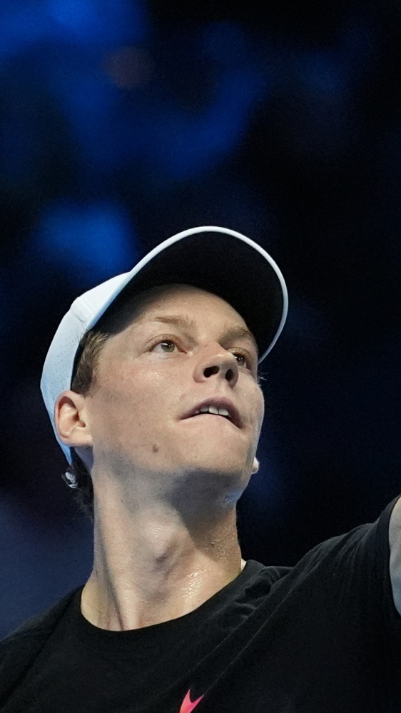 Nitto ATP Finals, buona la prima per Jannik Sinner che annienta De Minaur per due set a zero, bene anche Fritz che vince contro un nervoso Medvedev