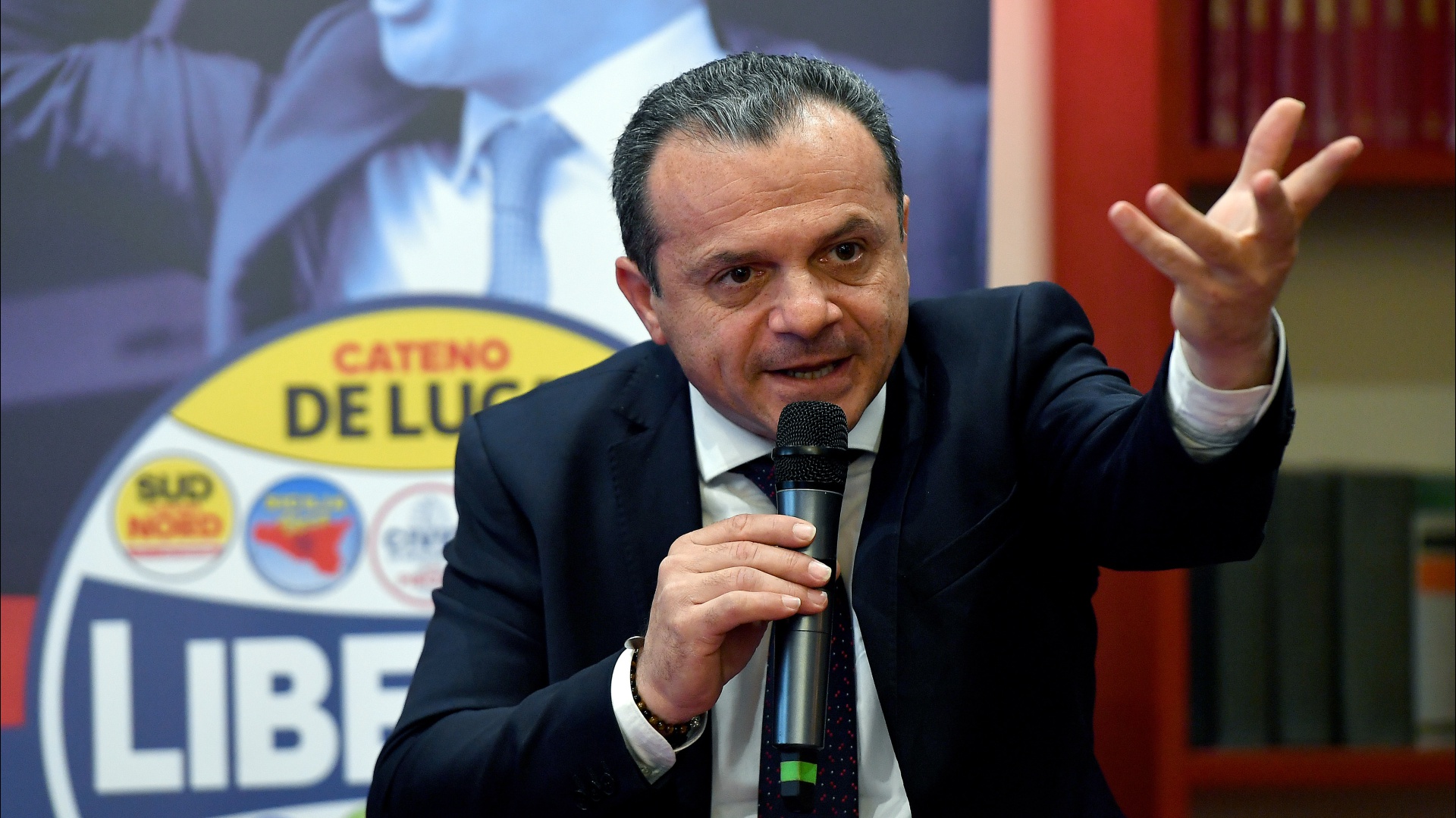 Cateno De Luca a RTL 102.5: 