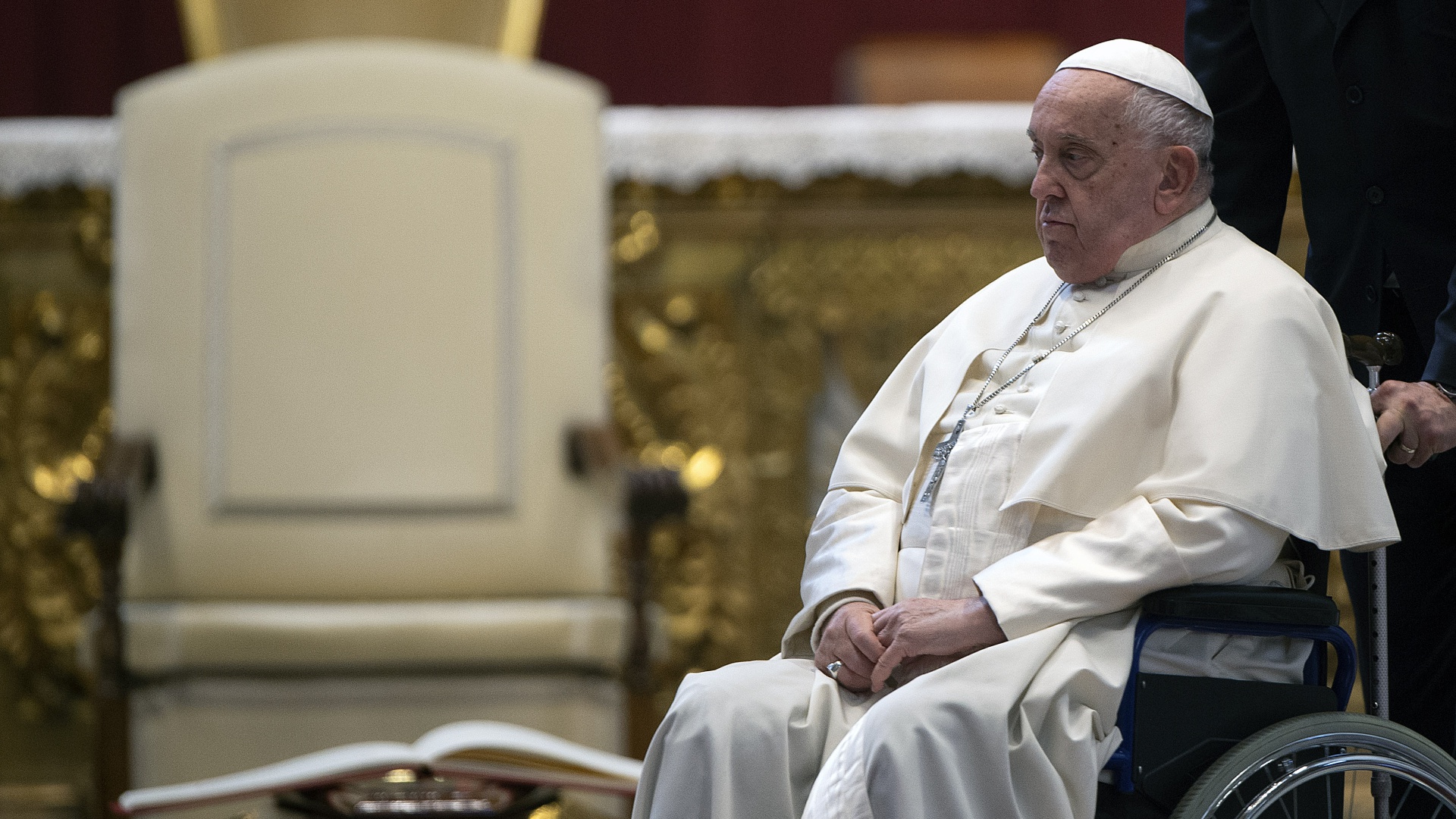 La salute del Papa, Bergoglio deve centellinare i prossimi impegni, c’è