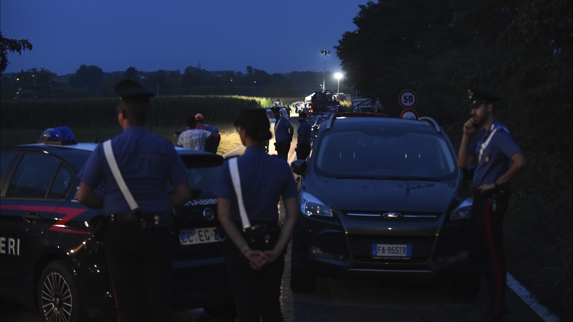 Tragedia a Cagliari, trovati due giovani morti nella notte dopo una ...