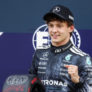 Formula 1. In Giappone seconda pole consecutiva per Kimi Antonelli con la Mercedes. Domani alle 7 la gara