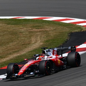 Formula 1, Leclerc trionfa a Silverstone, Ferrari di nuovo sul gradino più alto davanti a Russell e Hamilton